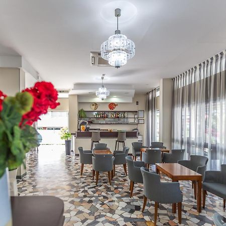 Hotel Haway Римини Экстерьер фото